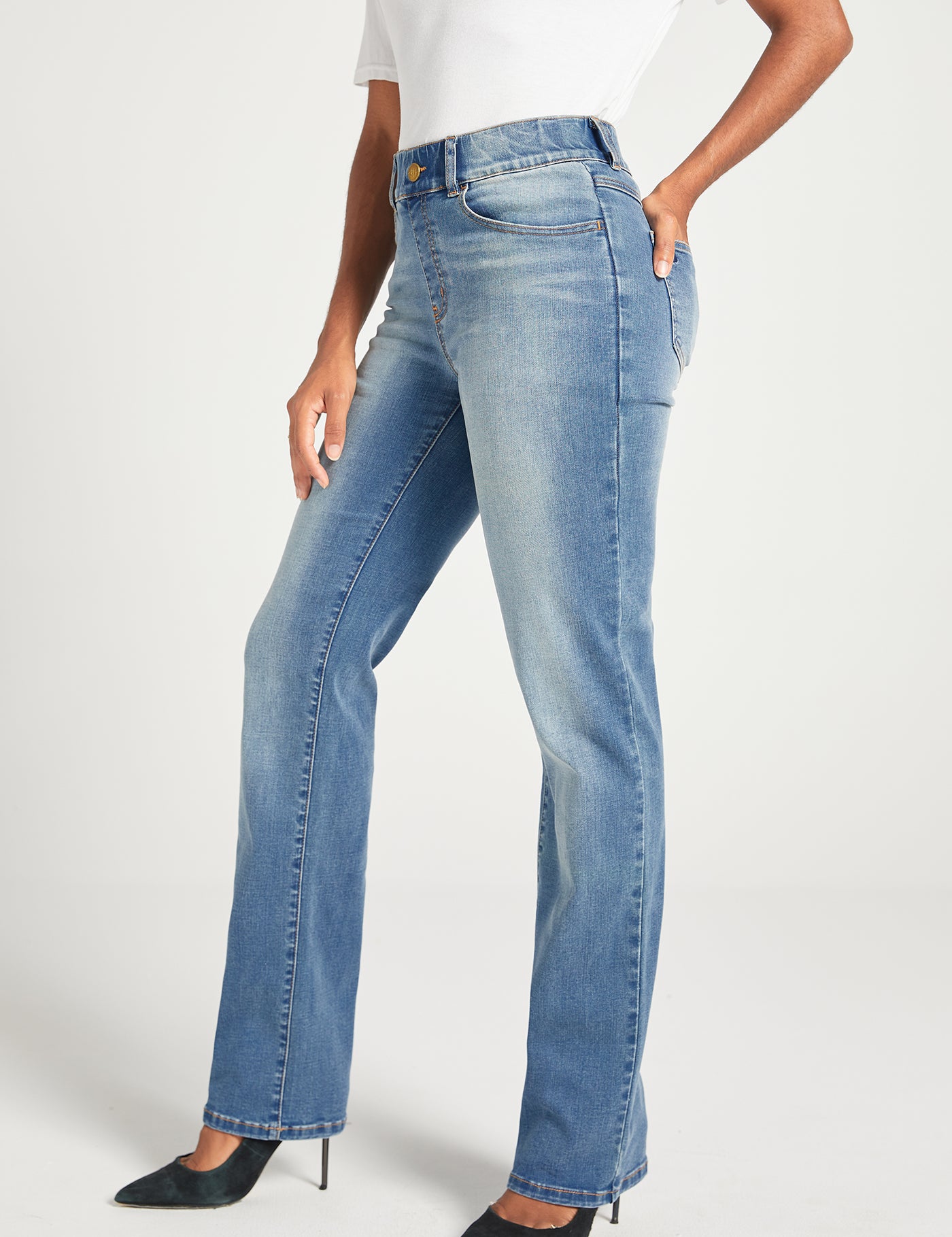Signature Mid-Rise Denim | Straight (Sonora Wash)