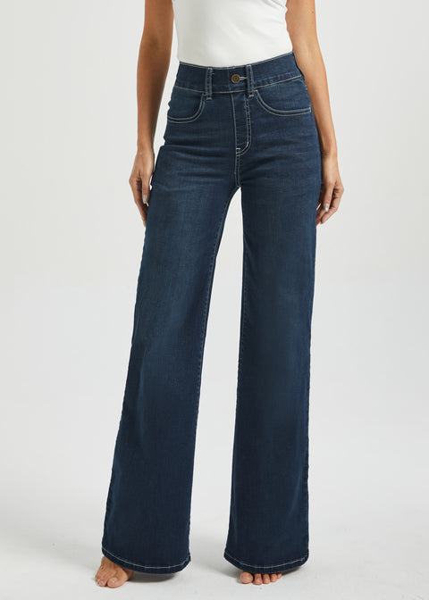 Signature Mid-Rise Denim | Wide (Roma Wash)